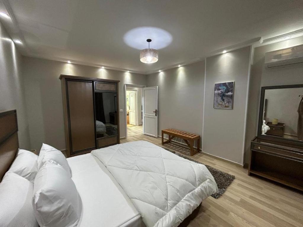 Skyline Luxury Suites 5 Mins From Cairo Airport Zewnętrze zdjęcie